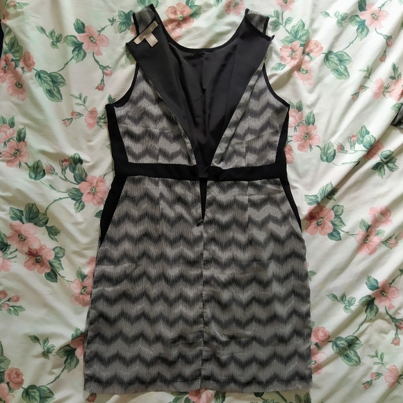 Chevron Print Sleeveless Pockets Dress - Picture 5 of 8